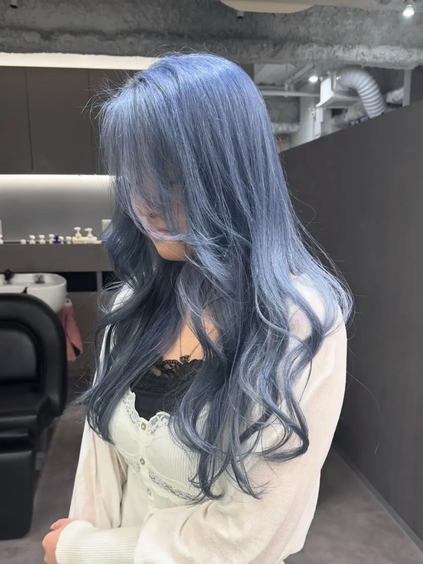 ロング カラー ブルーカラー ハイトーン/名古屋 Hinakiのヘアスタイル