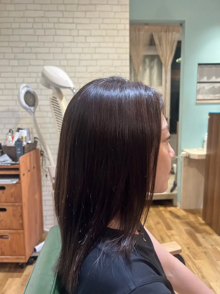 ミディアム カット ヘアカラー 艶カラー🫧 推しカラー🧸楽歌のヘアスタイル