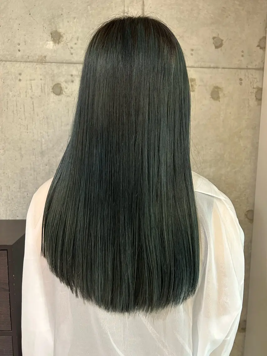 ロング カラー ハイトーンカラー ロング カット ヘアカラー トリートメント hina💟 透明感カラーのヘアスタイル
