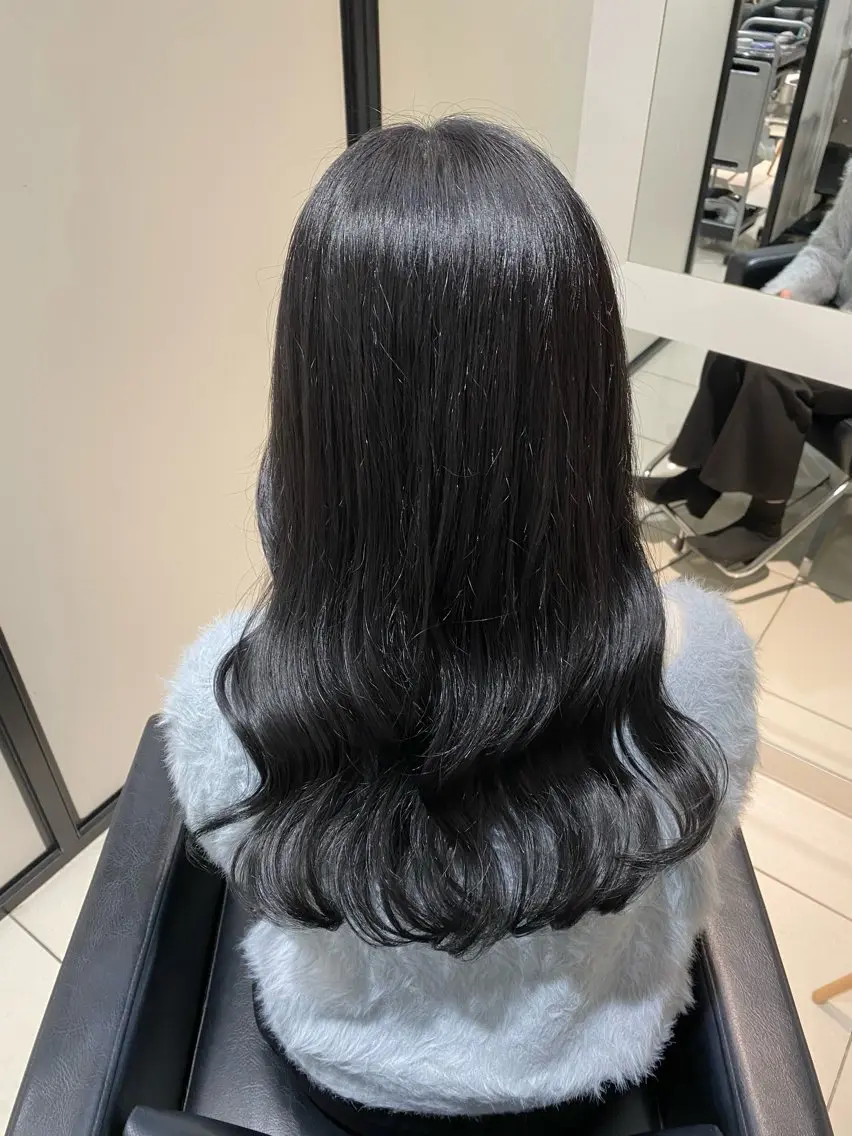 ミディアム カラー アッシュ アッシュグレー アッシュグレージュ ダークアッシュ グレージュ カット ヘアカラー トリートメント グレージュ/レイヤー /韓国ヘア/RISAのヘアスタイル