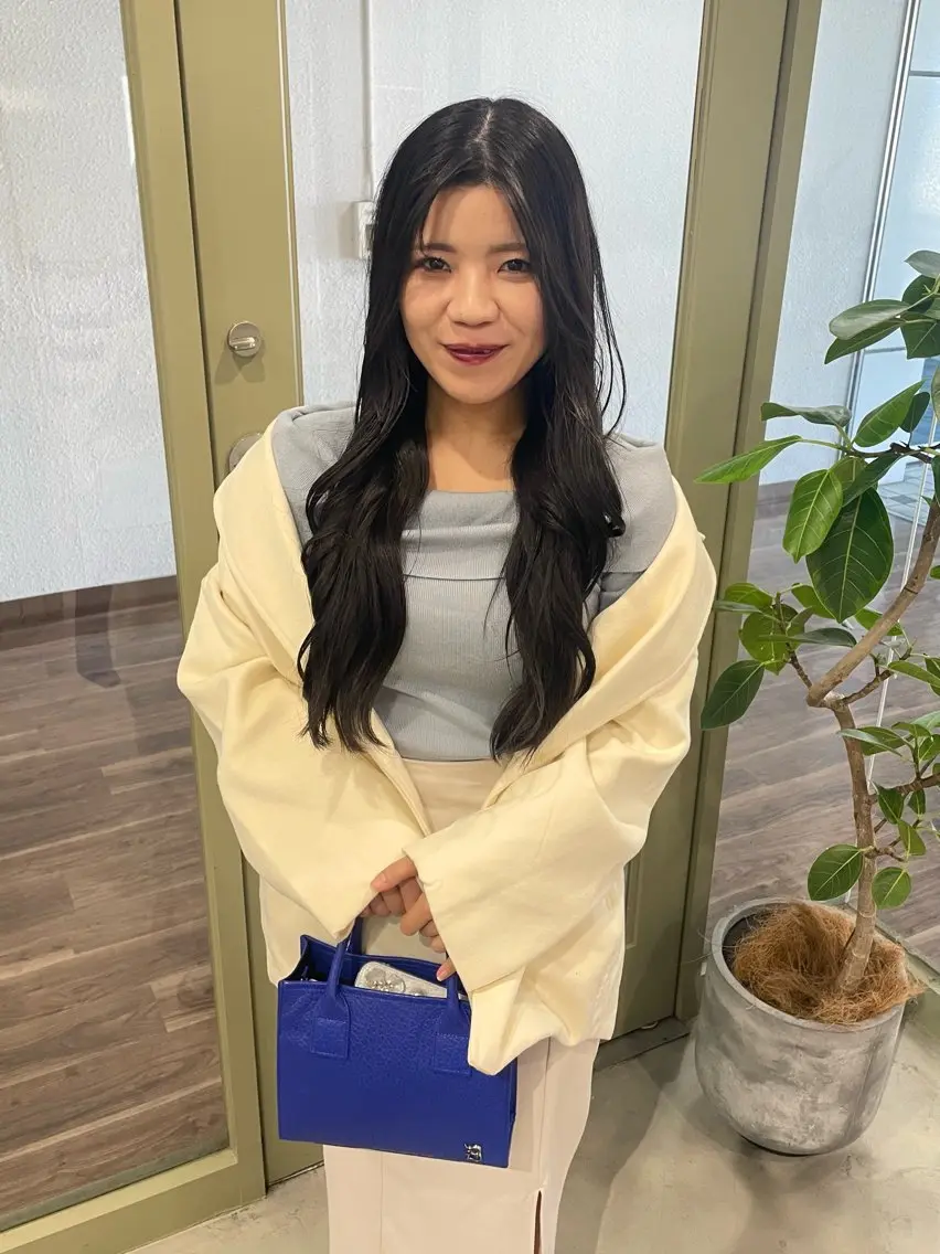 ロング カラー カットパーマモデル 山中 遥のヘアスタイル