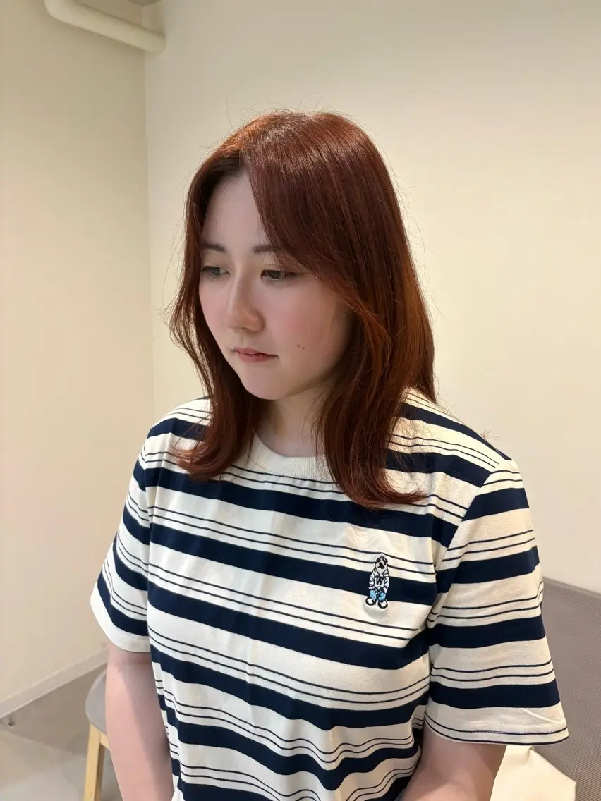 ミディアム カット ヘアカラー トリートメント Takane .のヘアスタイル