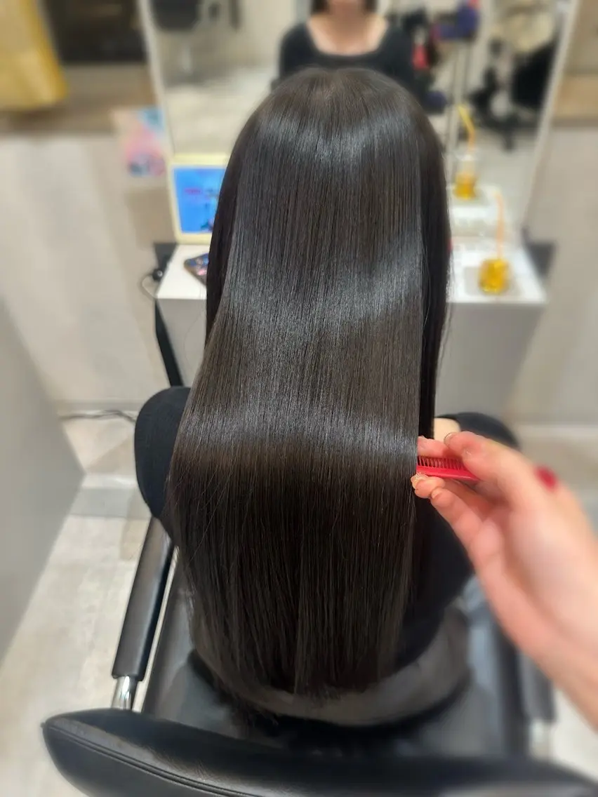 【U30女性限定】超高濃度水素付きホリスティックストレート+カットの写真