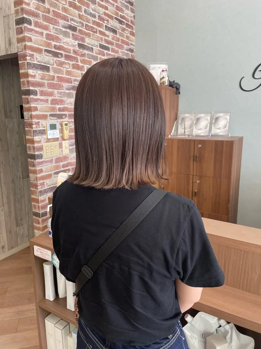 ミディアム カラー グレージュ オリーブグレージュ オリーブグレー シミズ カエデ🍁のヘアスタイル