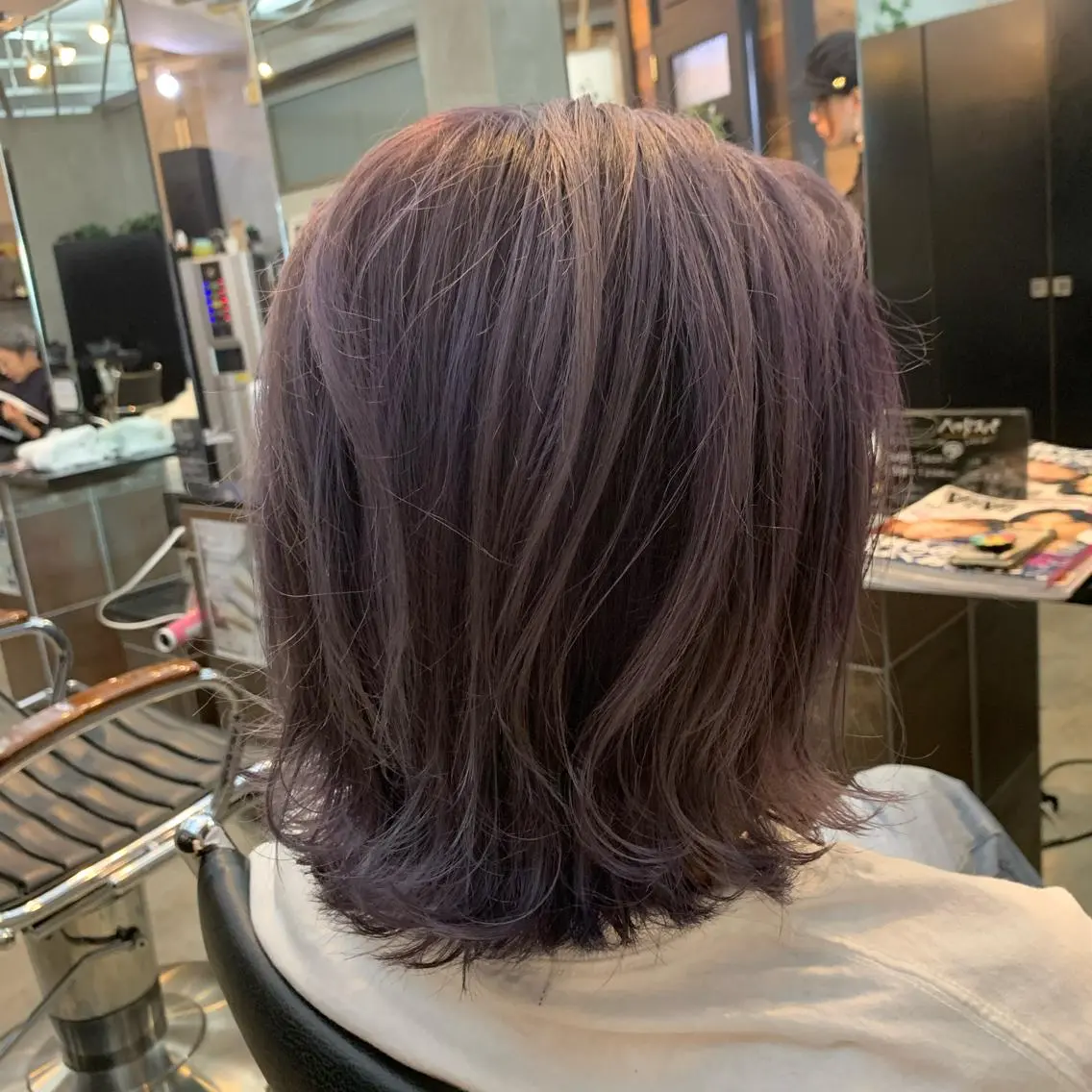 ミディアム カラー ブリーチ パープルカラー 月200人を担当 💇‍♀️栗林のヘアスタイル