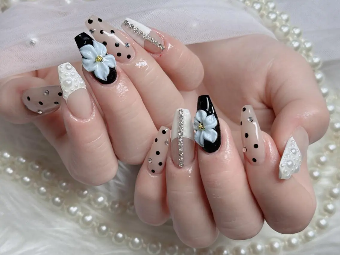 ネイル オーロラネイル 成人式 フレンチネイル グラデーション ハロウィン ハンドネイル H.baby Nail Salonのネイルデザイン