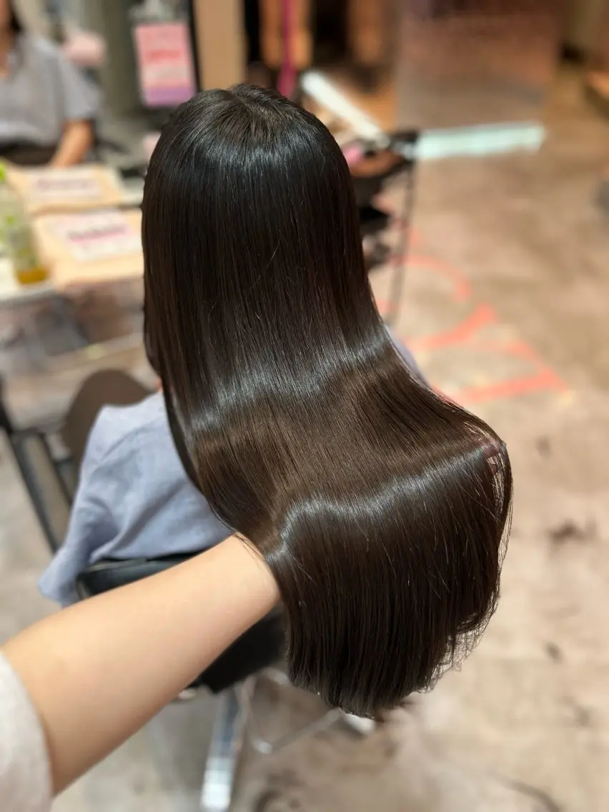 ロング カット 縮毛矯正 トリートメント 艶髪特化矯正カット ✨️MOMOEのヘアスタイル