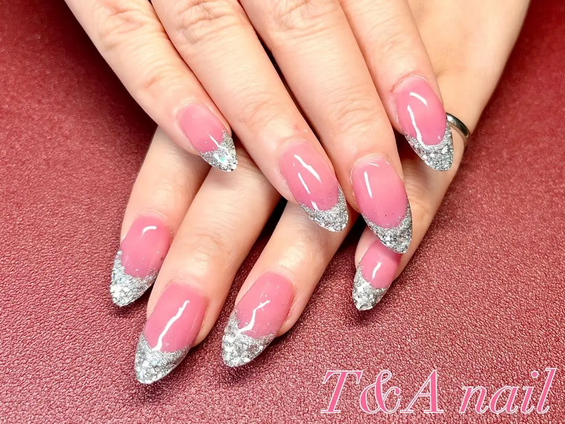 セミロング ネイル 長さ出し フレンチネイル ジェルネイル ガラスフレンチ ラメ(グリッター) T&A nailのネイルデザイン