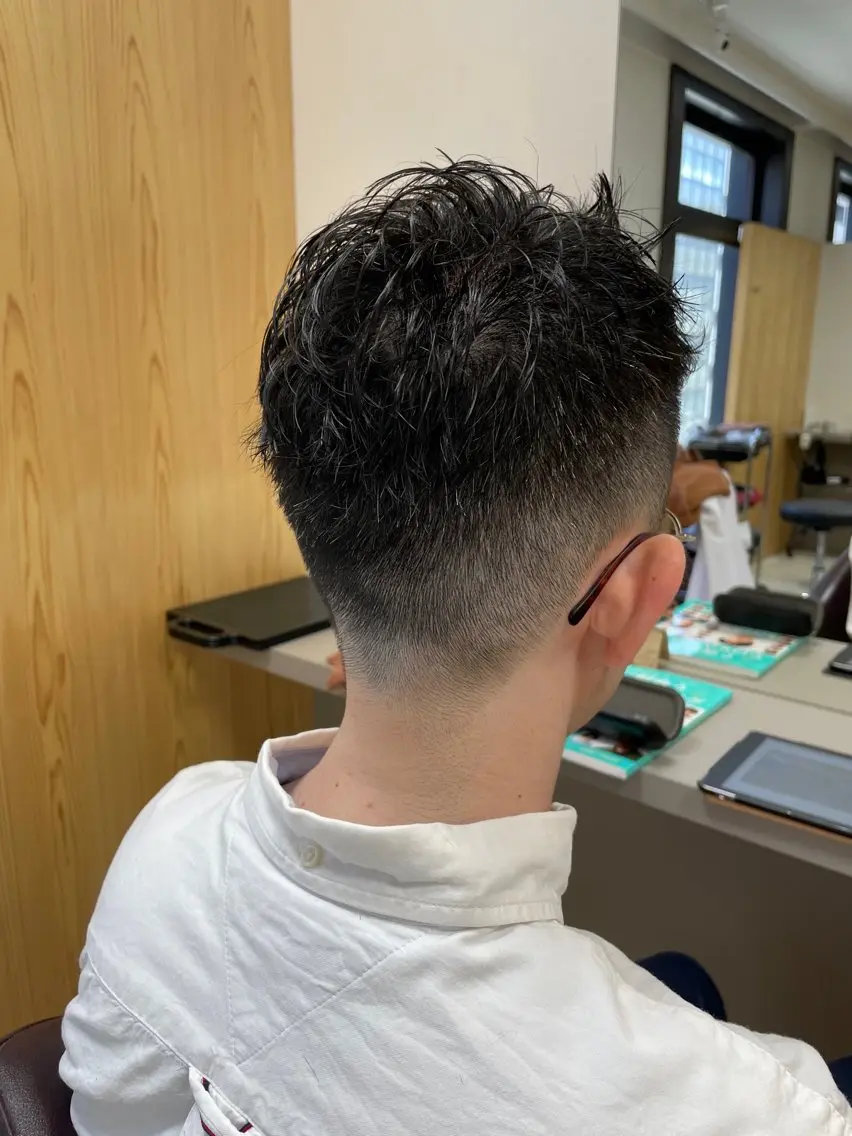 メンズ くるくるパーマ aikoのヘアスタイル