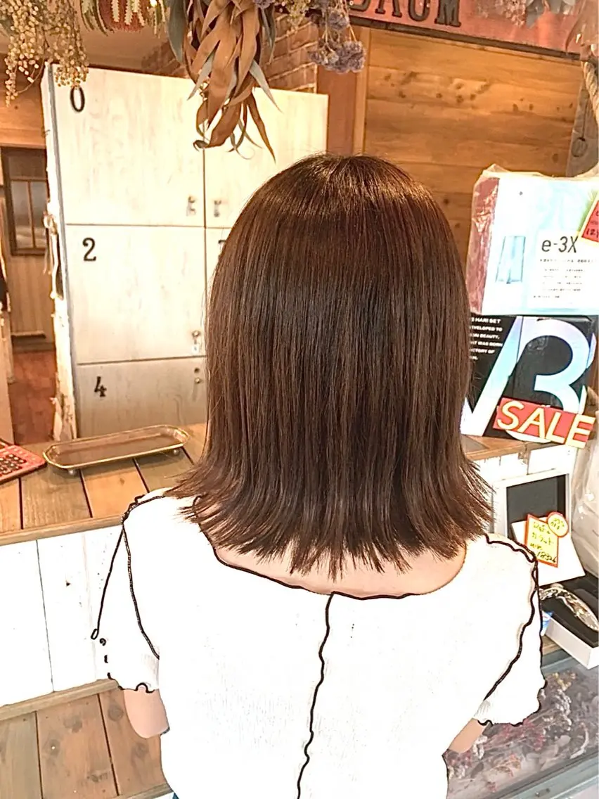 ミディアム ミンク ユミのヘアスタイル