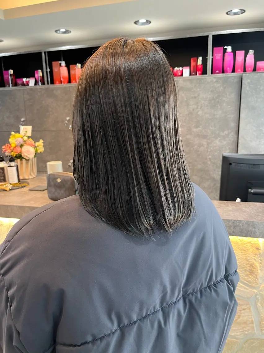 ミディアム カラー グレージュ 韓国風カラー オリーブグレージュ オリーブグレー 韓国風ヘア カット ヘアカラー トリートメント 🥀髪質改善/カラー 縮毛矯正🥀金武のヘアスタイル