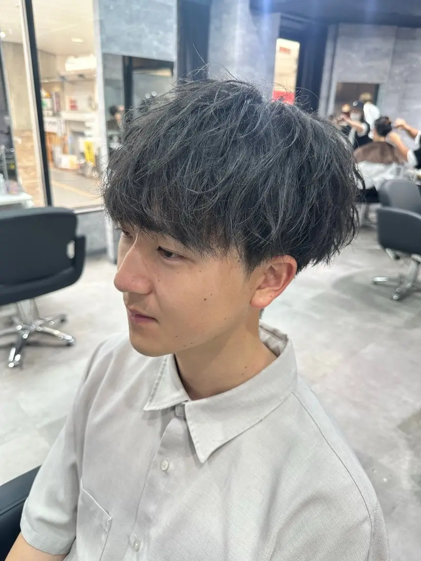 ミディアム 外国人風カラー ハイライト レイヤーカット 師藤 達也のヘアスタイル