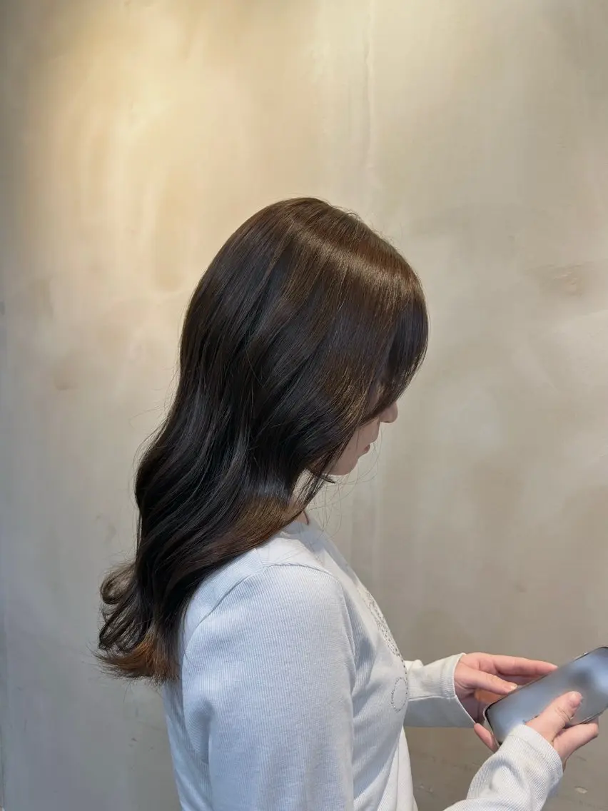 セミロング カラー ベージュカラー オリーブベージュ かじももな｜女性限定 パーマモデル募集！のヘアスタイル