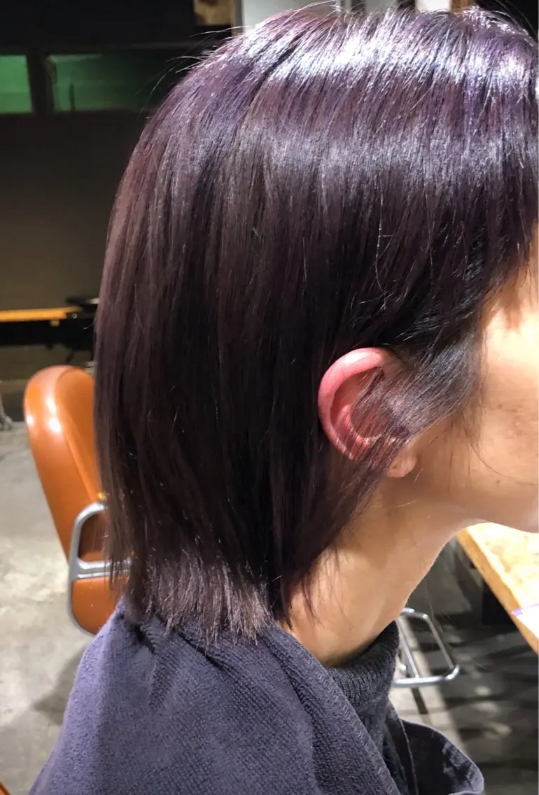 ショート パープルカラー 樋富 優香のヘアスタイル
