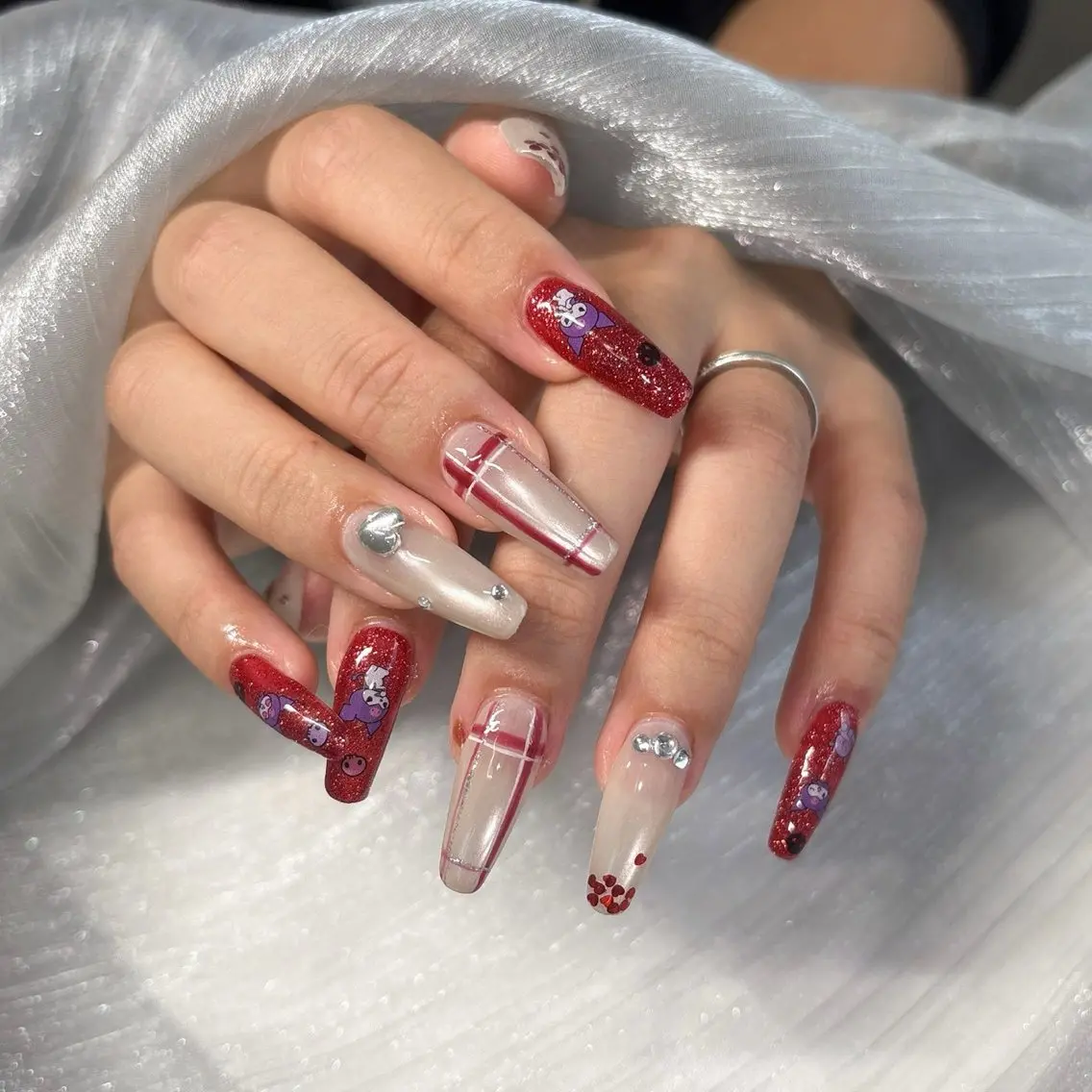 セミロング ハンドネイル Rr Nailのネイルデザイン