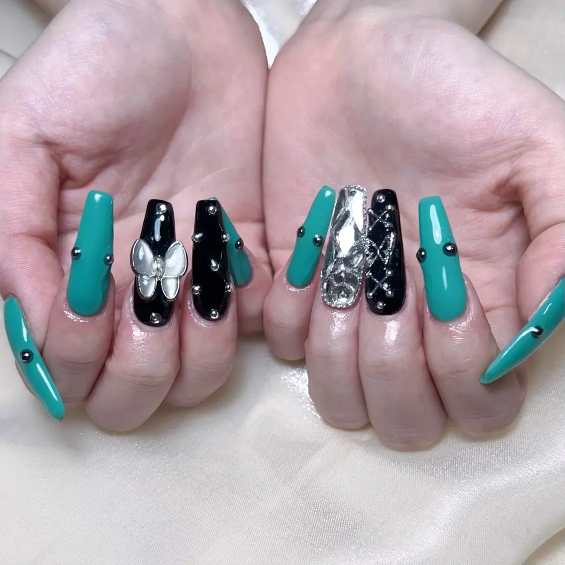 ネイル 持ち込み ハンドネイル NAILサロン 木にいるのネイルデザイン