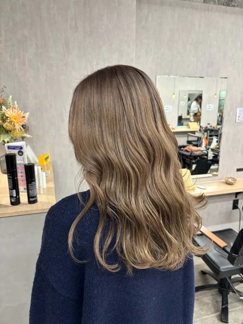 ロング ヘアカラー 石原 望来のヘアスタイル