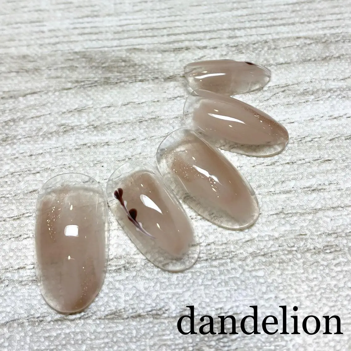 ネイル ハンドネイル ハンドケア dandelion ダンデライオンのネイルデザイン