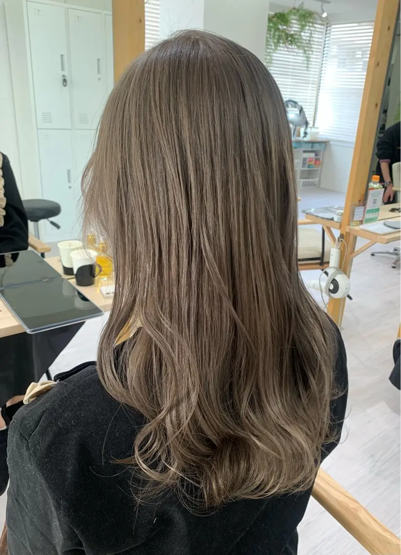 ロング カット ヘアカラー トリートメント ツヤカラー🤍 ARISAのヘアスタイル
