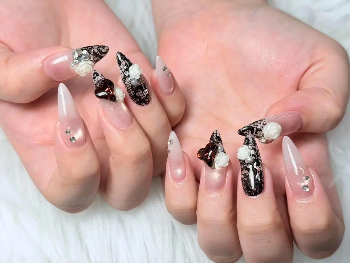 ネイル AURA NAIL 上前津のネイルデザイン
