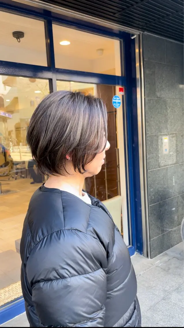 カット+脱白髪染めハイライトカラー⭐️+トリートメント🌈の写真
