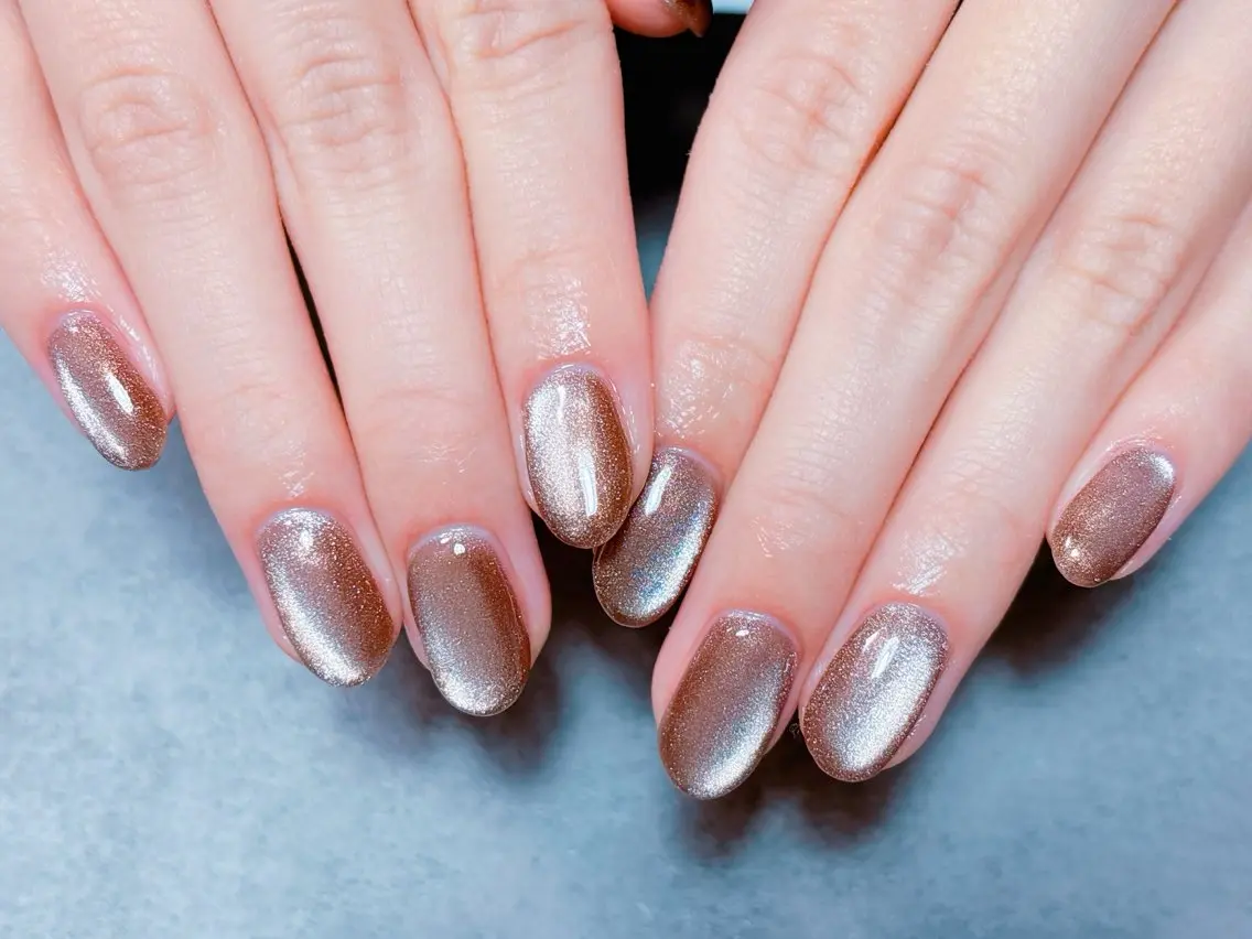 ネイル ハート マグネットネイル ニュアンスネイル リボン ハンドネイル ハンドケア 💫ゆか_ Nailartistのネイルデザイン