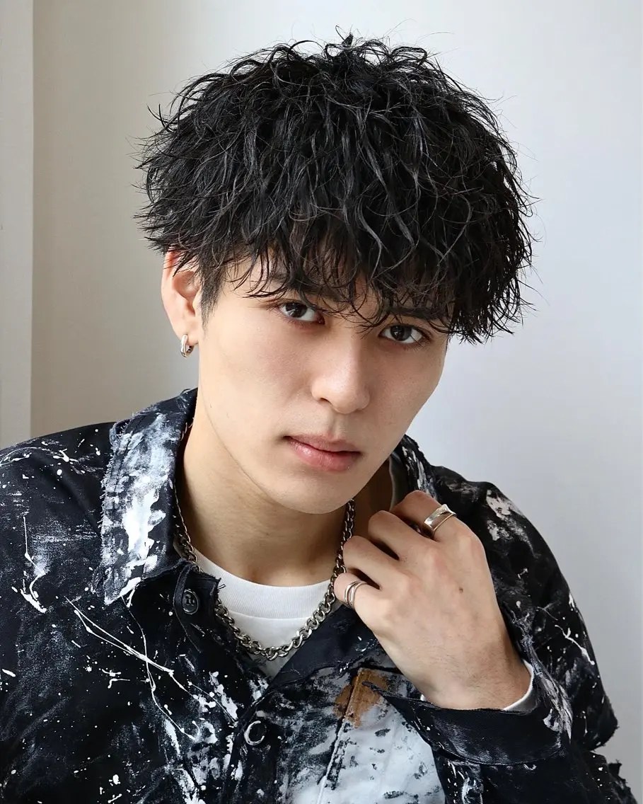 ミディアム パーマ ヘアアレンジ メンズ ミディアムパーマ メンズパーマ 波巻きパーマ 竹内 奨のヘアスタイル