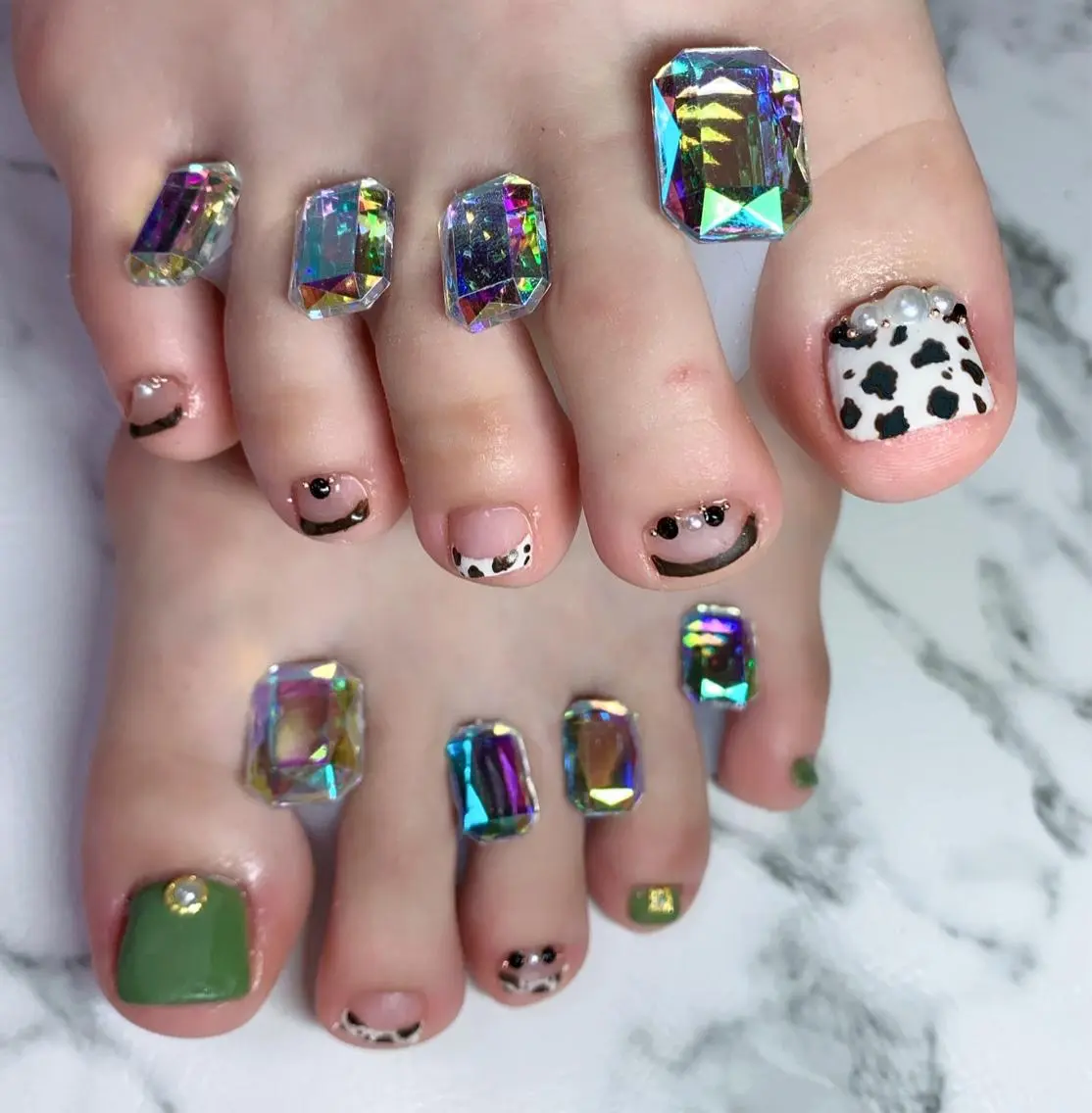 ネイル アニマル柄 アートネイル フットネイル ニュアンスネイル ネイルチップ x.1.0.nail ♡Cのネイルデザイン