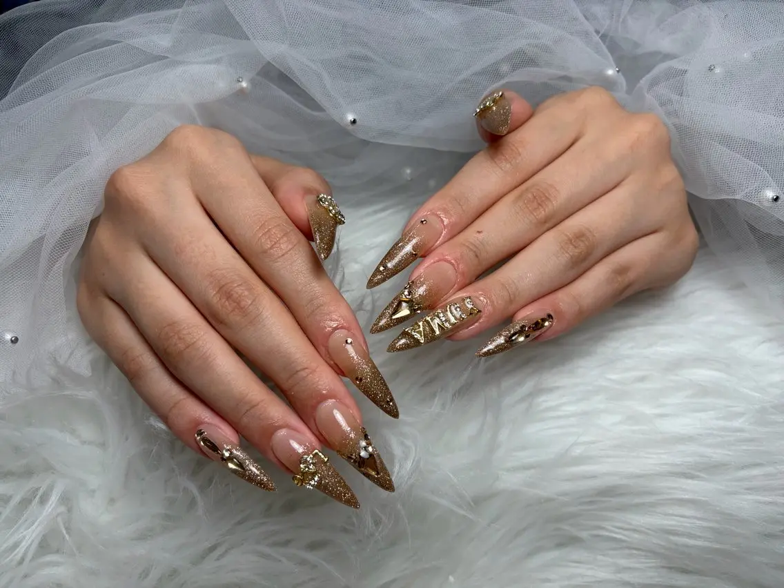 ネイル アートネイル 長さ出し ジェルネイル 韓国ネイル マグネットネイル ハンドネイル Cloudy Chan Nailのネイルデザイン