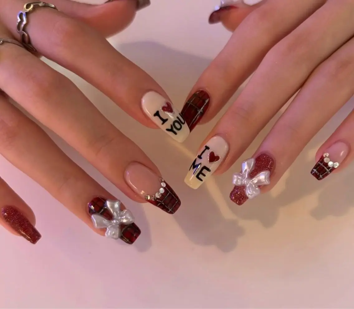 ネイル グラデーション キラキラネイル ワンカラーネイル 冬ネイル Jenn Nail Salonのネイルデザイン