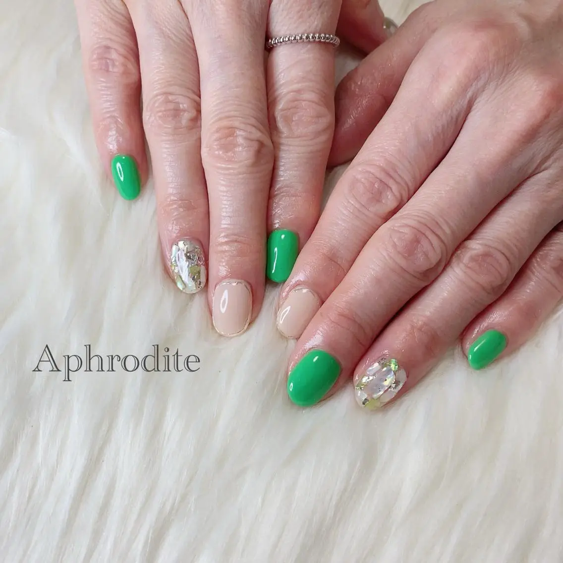 ネイル Aphrodite パラジェル認定サロンのネイルデザイン