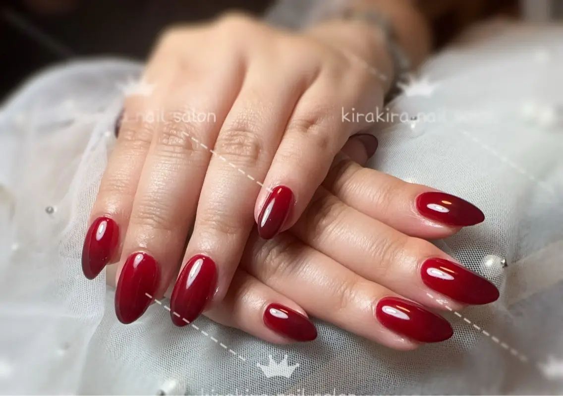 ネイル グラデーション 赤色 Kirakira Nail salonのネイルデザイン