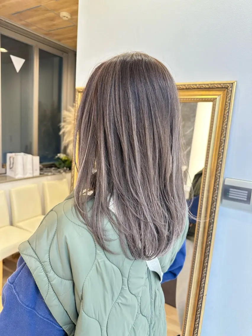 セミロング カラー ヘアアレンジ ヘアカラー トリートメント 久米 治仁のヘアスタイル
