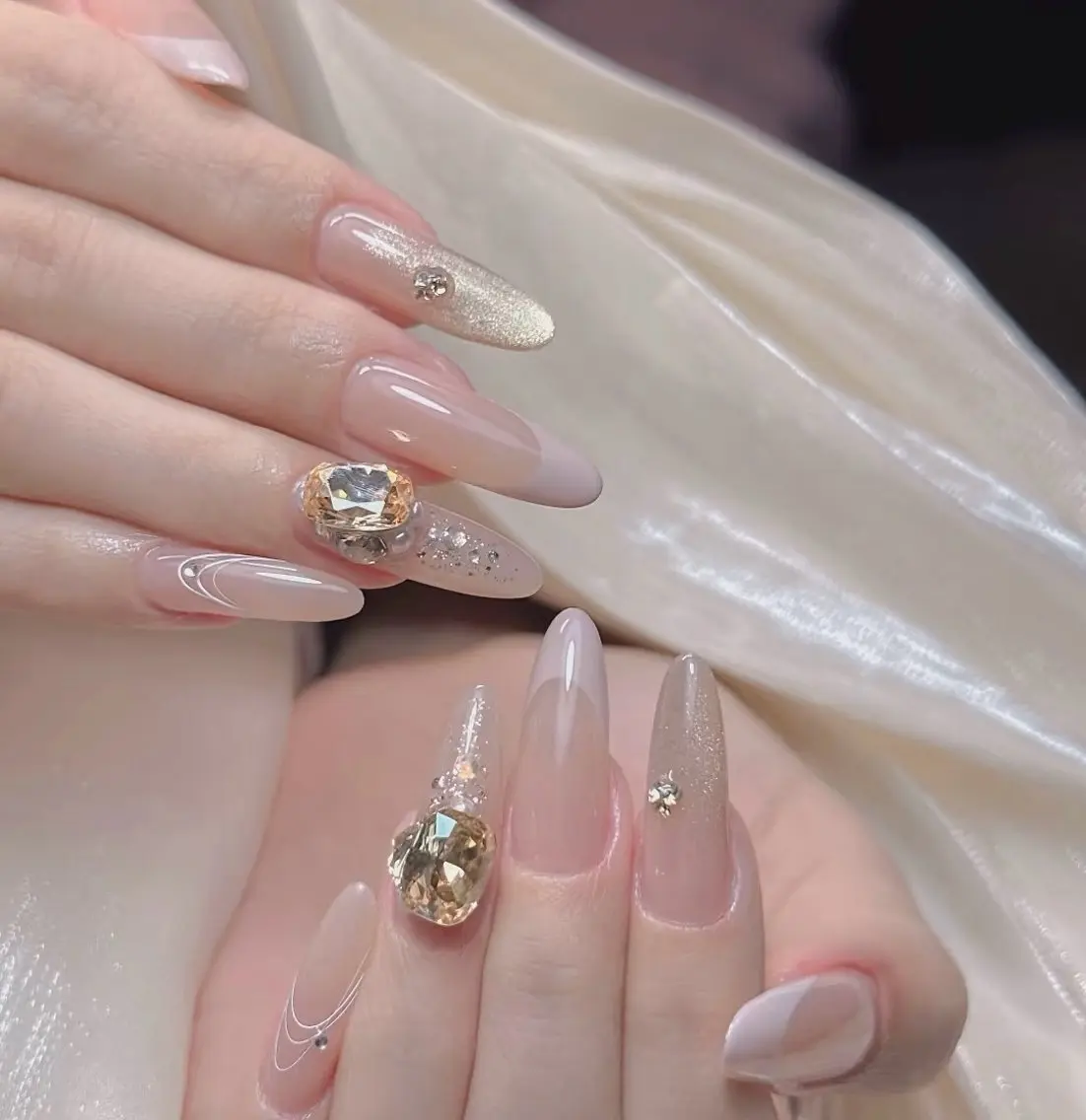 ネイル チークネイル 長さ出し フラワーネイル フレンチネイル ガーリー sun nail池袋 モデル募集のネイルデザイン
