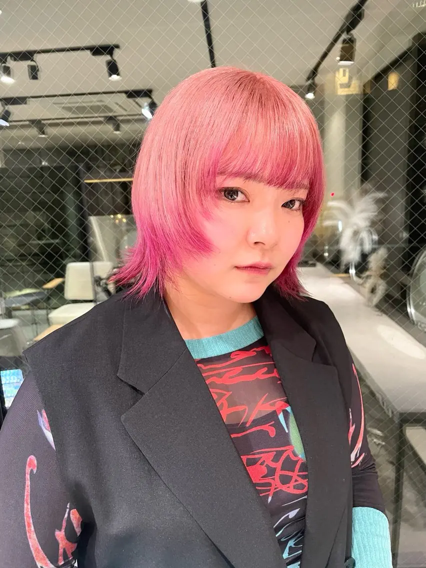 ミディアム カット ヘアカラー REINA/ブリーチ /ハイトーン/原宿のヘアスタイル