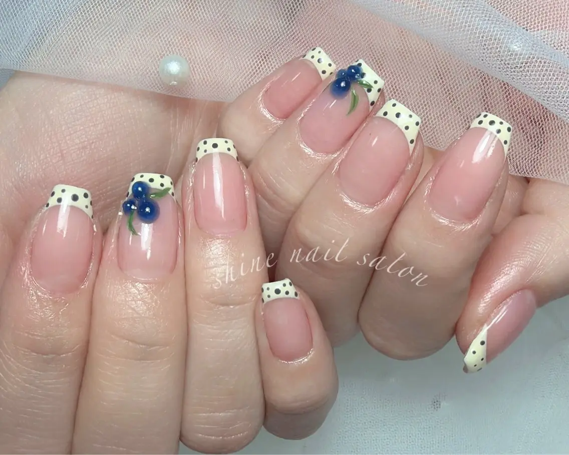 ネイル ハンドネイル shineジェル& チップ長さだしのネイルデザイン