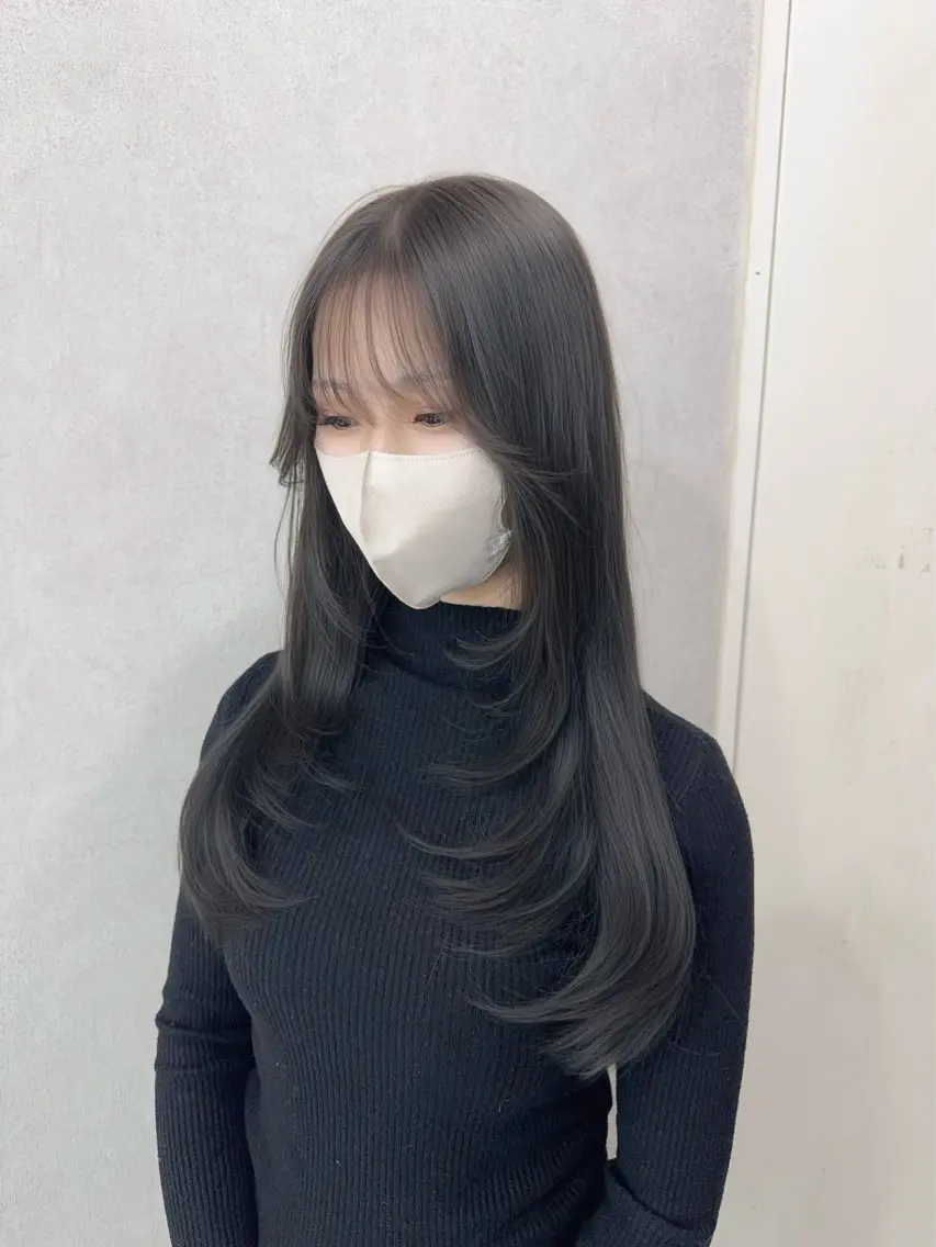 ロング カラー アッシュ アッシュブラウン ベージュカラー 黒髪 ブリーチ ヘアカラー トリートメント 赤み無し柔らかカラー 【梅田】madokaのヘアスタイル
