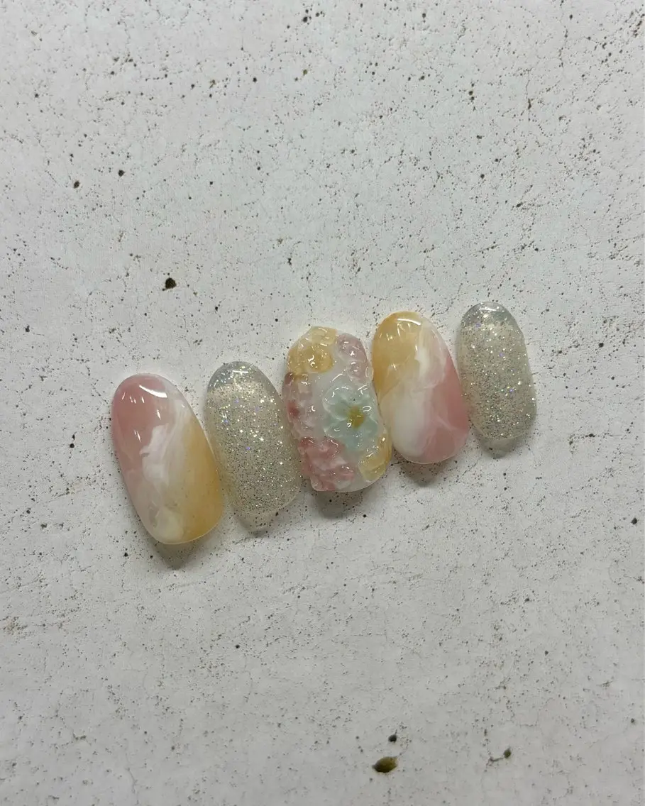 ネイル ルプラボウ 坂木 桃子のネイルデザイン
