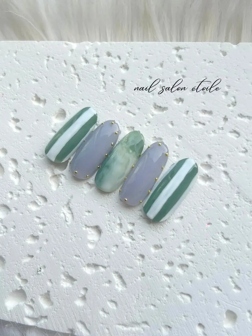 ネイル グリーン ニュアンスネイル ハンドネイル nail salon étoileのネイルデザイン