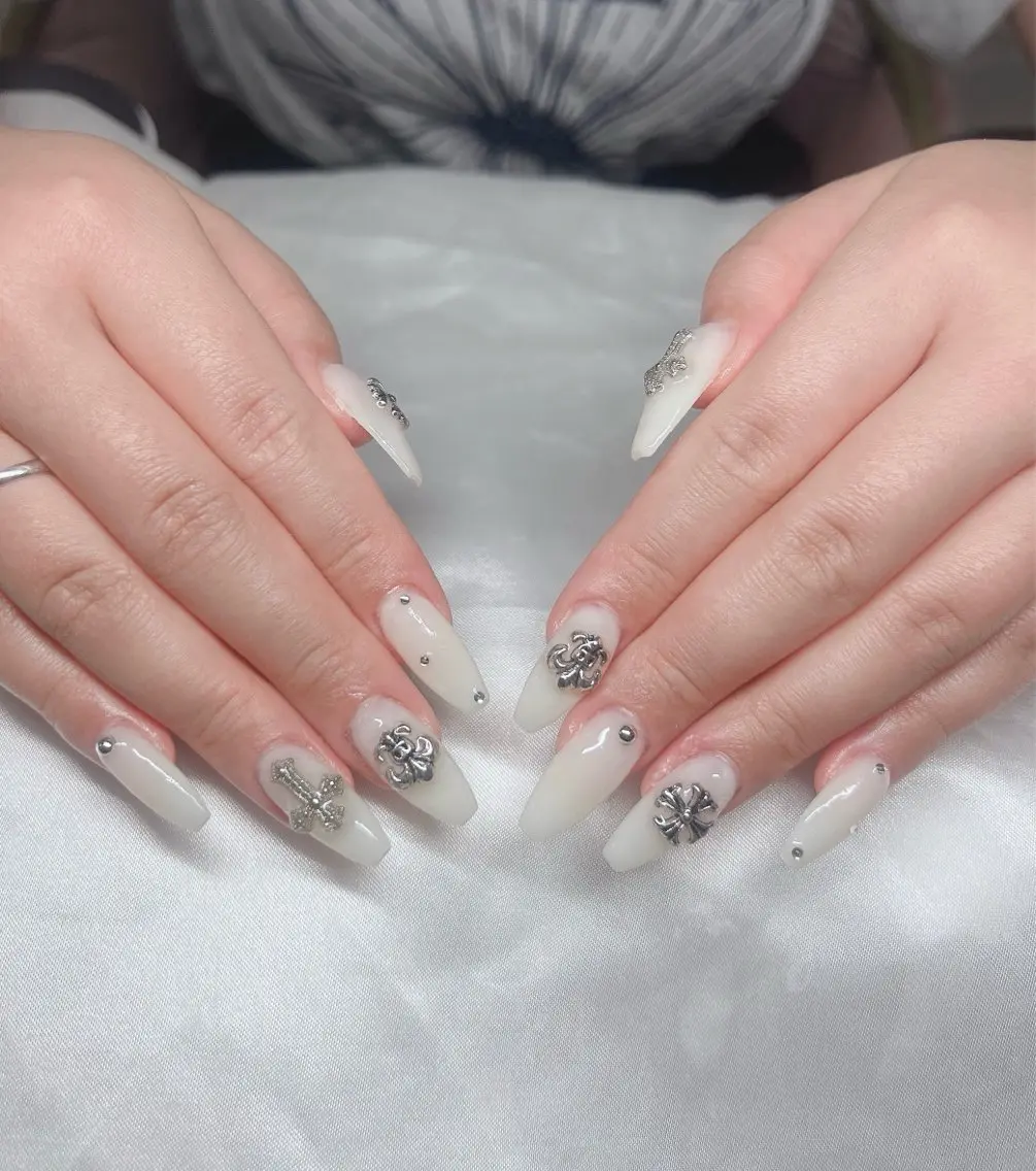 ネイル 長さ出し グラデーション キラキラネイル マグネットネイル ニュアンスネイル Lee Nails チップ長さだし専門店のネイルデザイン