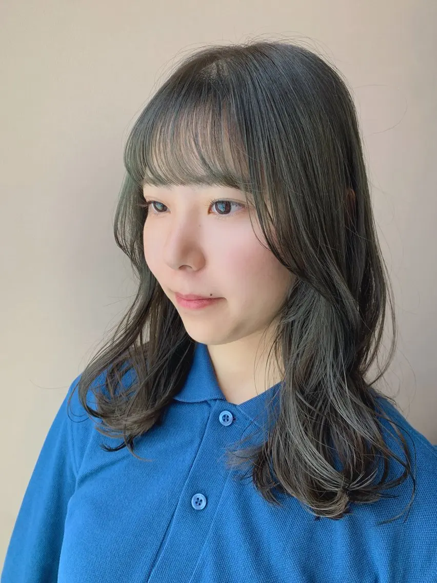 ロング カラー ブリーチ グレージュ ブリーチなしカラー オリーブグレージュ オリーブグレー hubhair レイヤー/透明感のヘアスタイル
