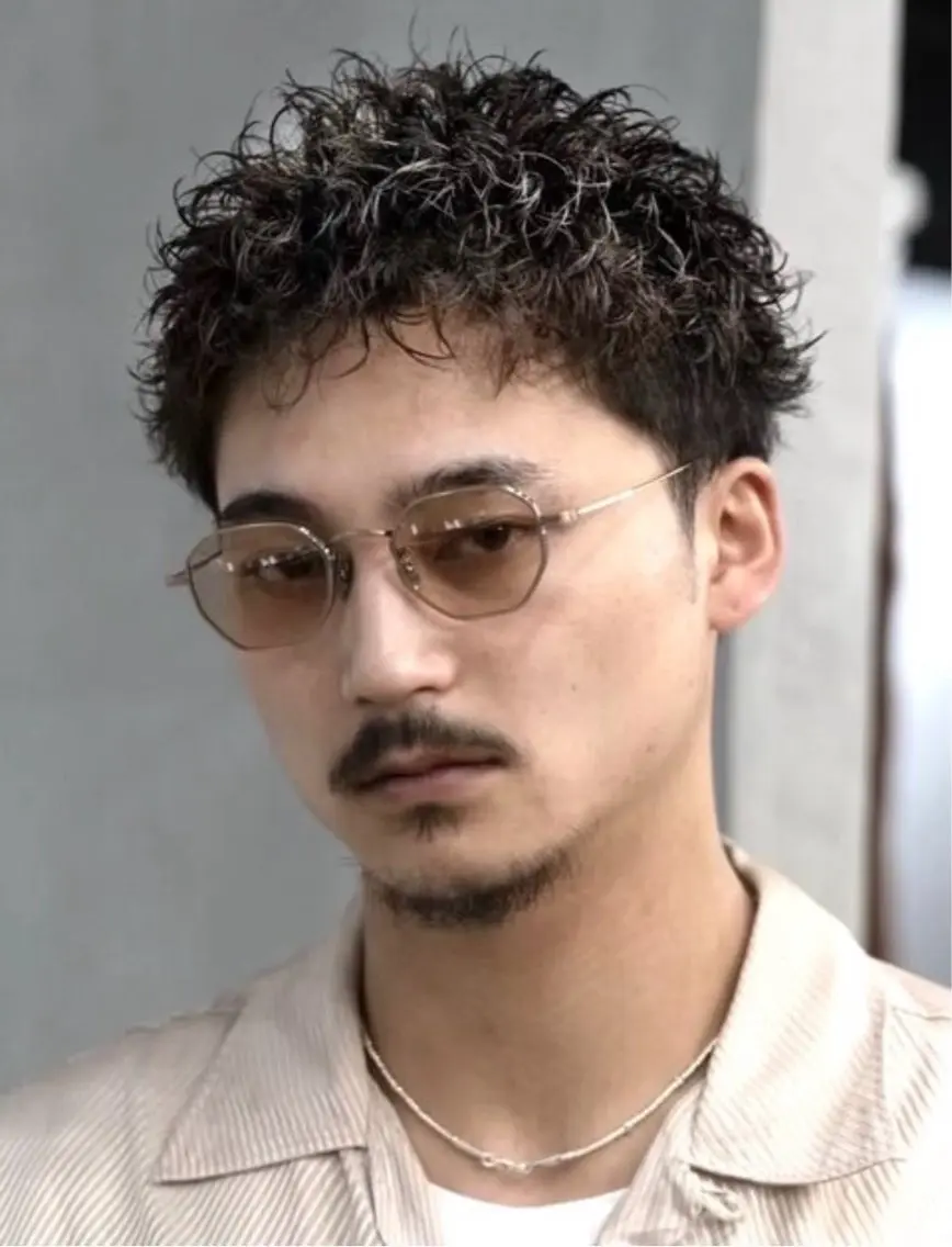ショート パーマ メンズ 室谷 柚羽のヘアスタイル