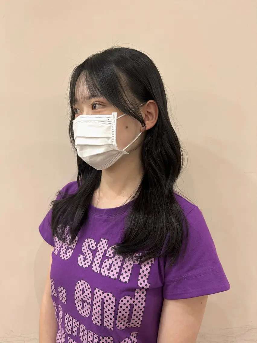 ミディアム カット 君島 花楓のヘアスタイル