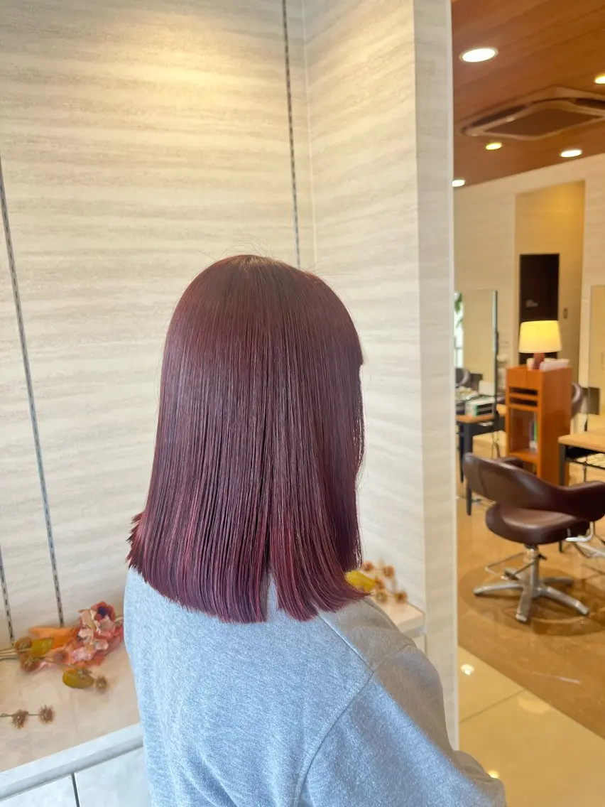 ミディアム カラー 佐藤 華音のヘアスタイル