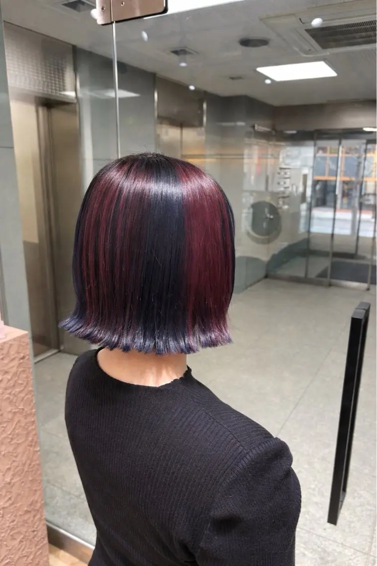 ショート ヘアカラー 🩶ハイトーン🖤 URARAのヘアスタイル