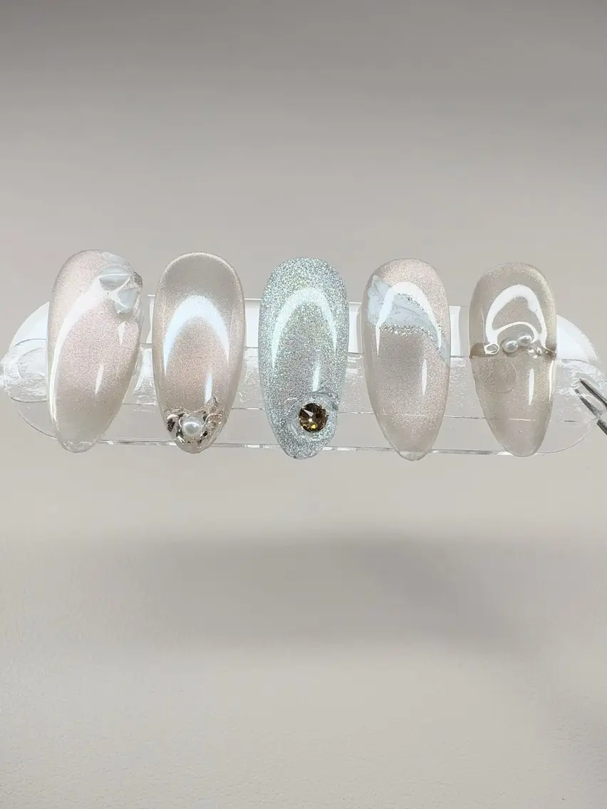 ミディアム ハンドネイル AMI Nailsalonのネイルデザイン