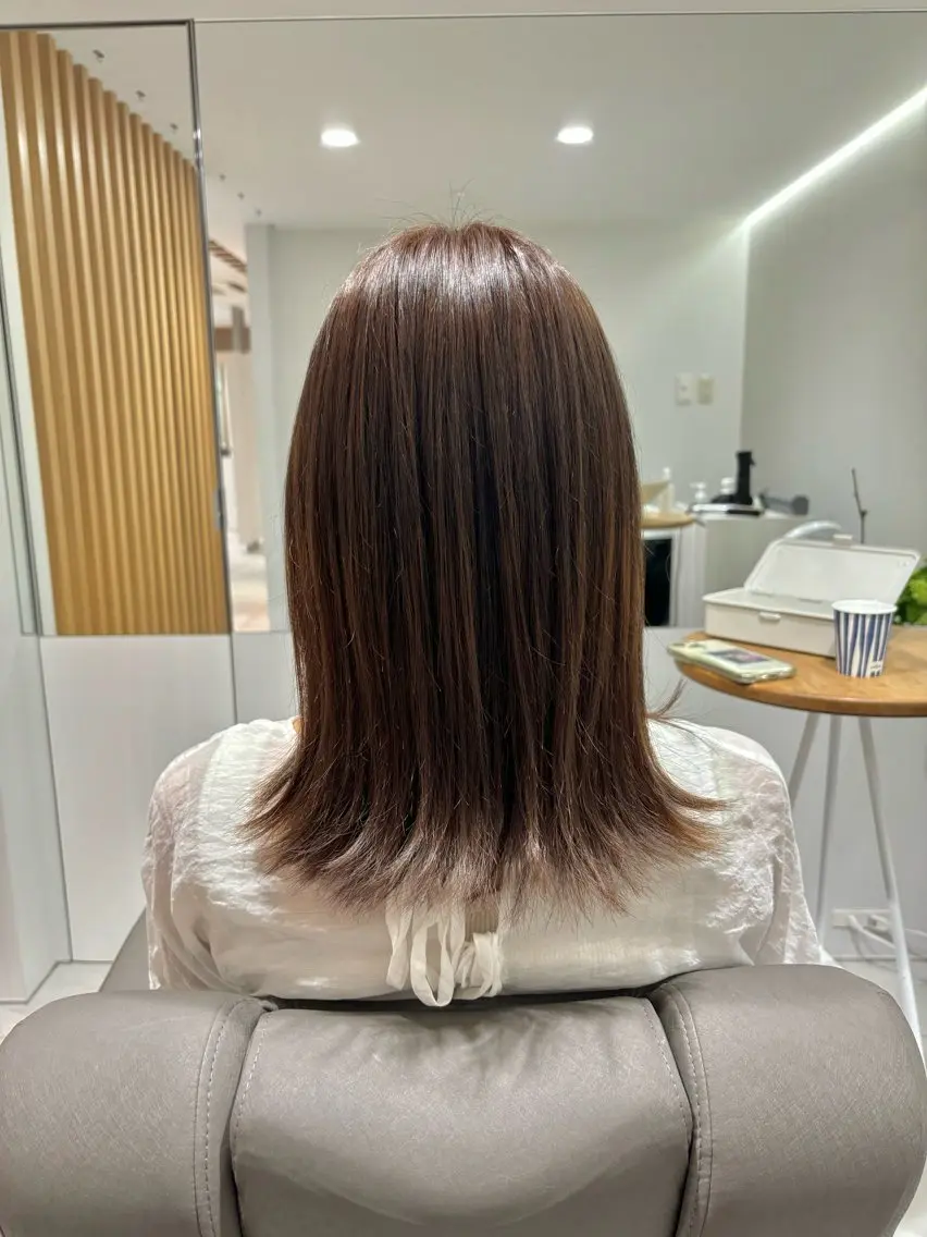 セミロング カラー 白土 さくらのヘアスタイル