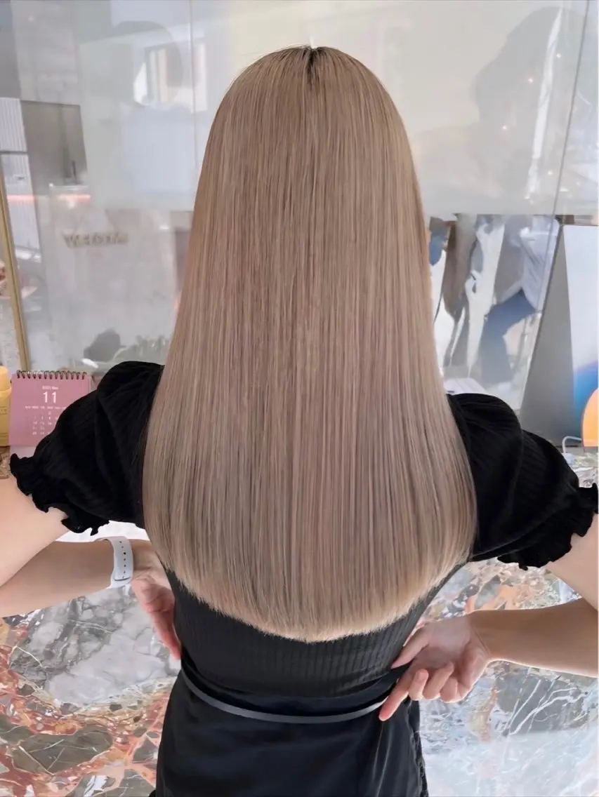 セミロング カラー ブリーチ 髪質改善 カット ヘアカラー 大内 優介のヘアスタイル
