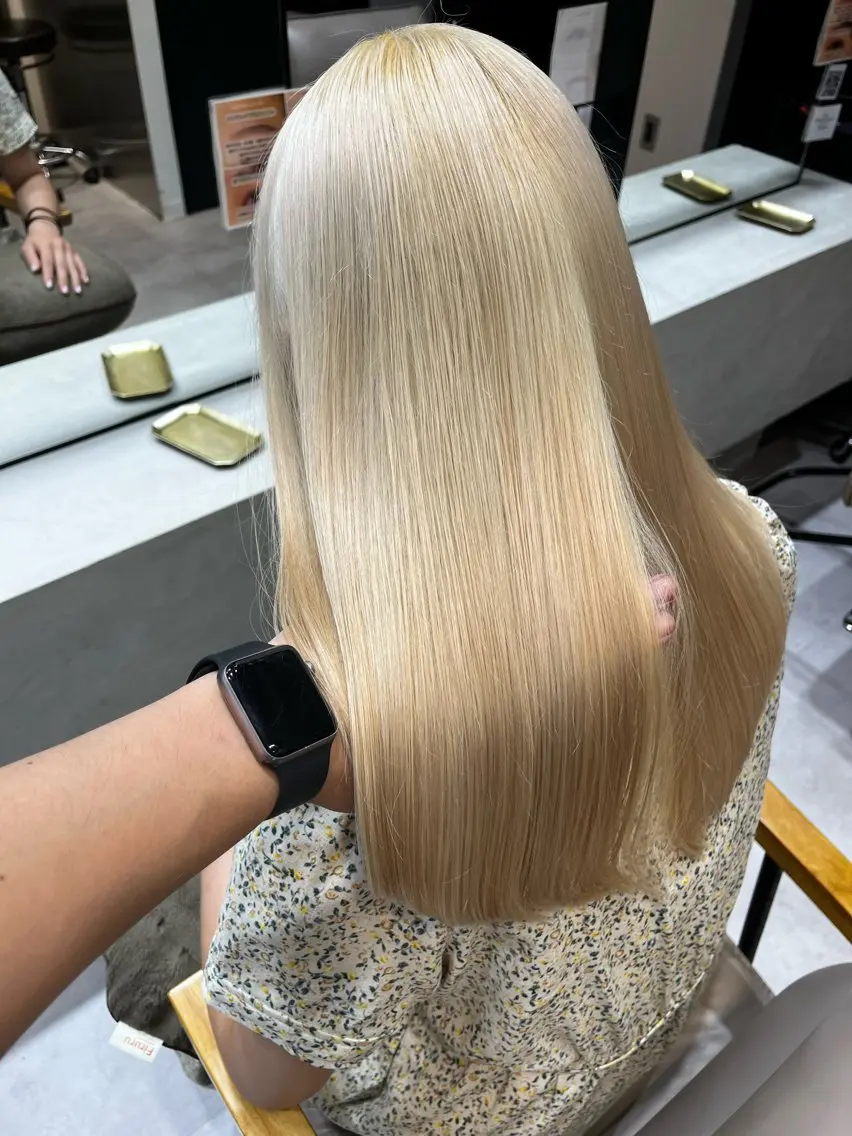 ミディアム カラー ブリーチ ハイライトカラー ハイトーンカラー インナーカラー ボブ 立川✨ブリーチ・ ケアブリーチ✨のヘアスタイル