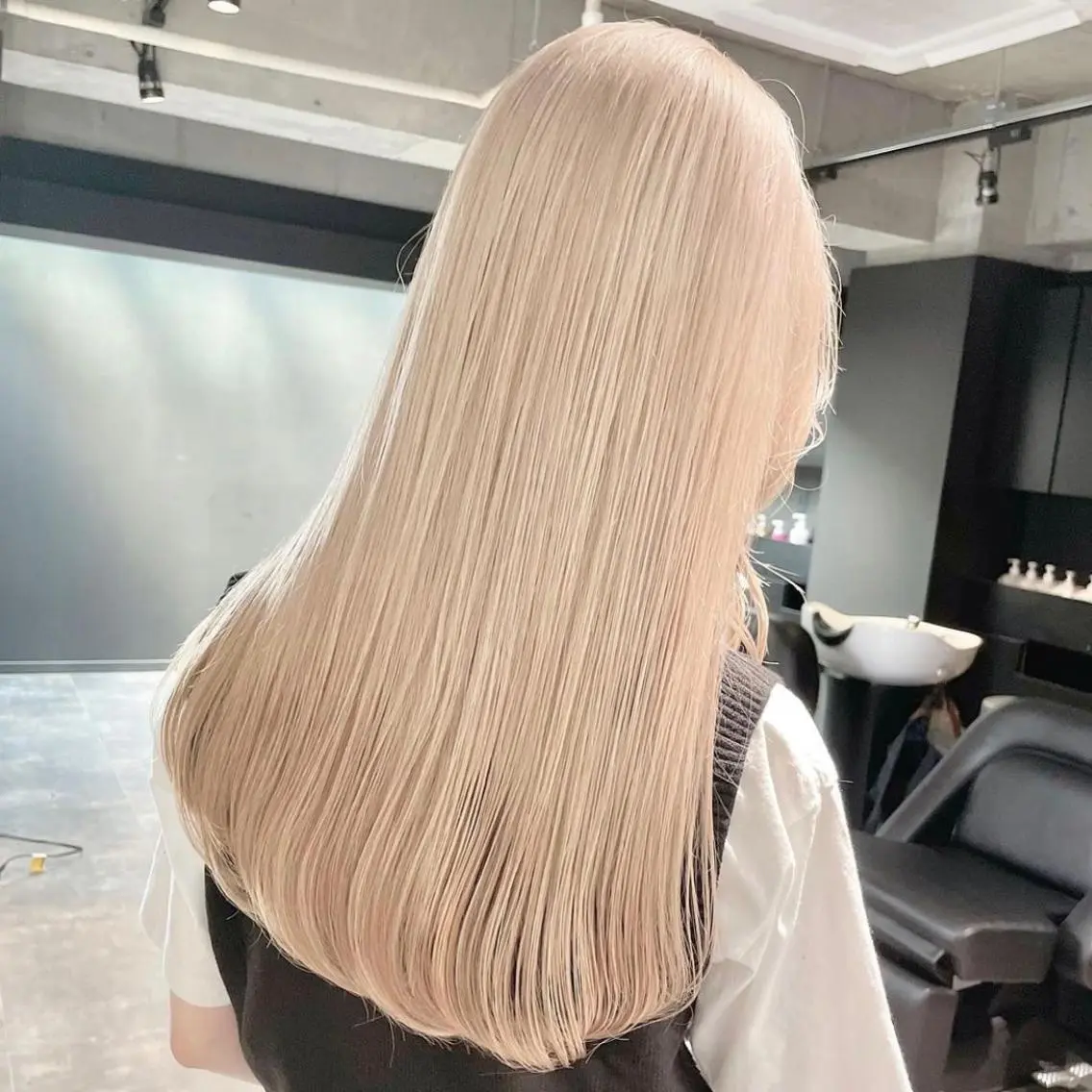 ロング カラー ブロンド ホワイトブロンド ✨MiL✨ ✨心斎橋✨のヘアスタイル